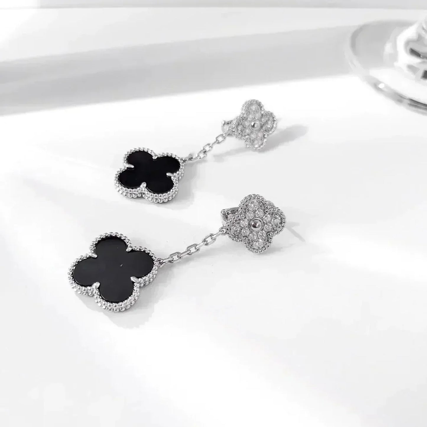 [Lunabriance]CLOVER 2 MOTIFS  DIAMOND ONYX EARRINGS SILVER