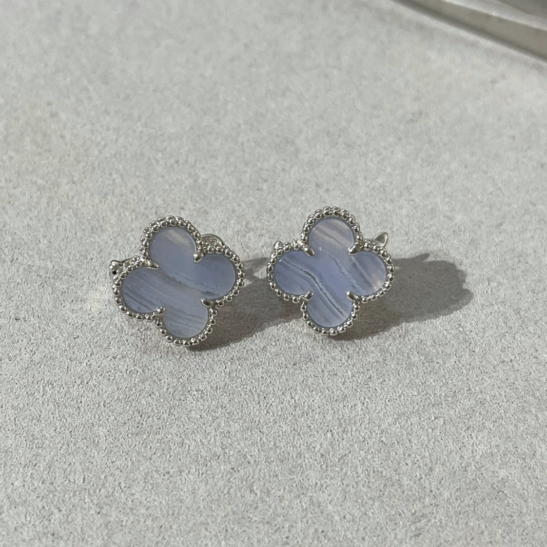 [Luna Brilliance]CLOVER CHALCEDONY SILVER STUD EARRINGS