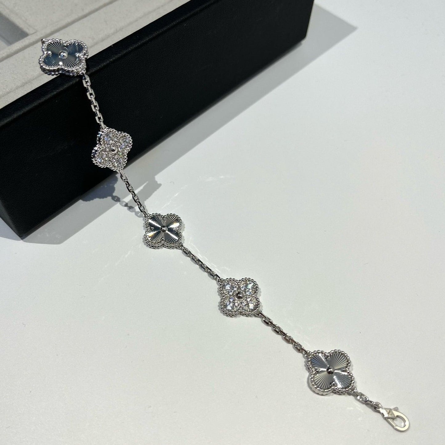[Lunabriance]CLOVER 5 MOTIF SILVER DIAMOND BRACELET