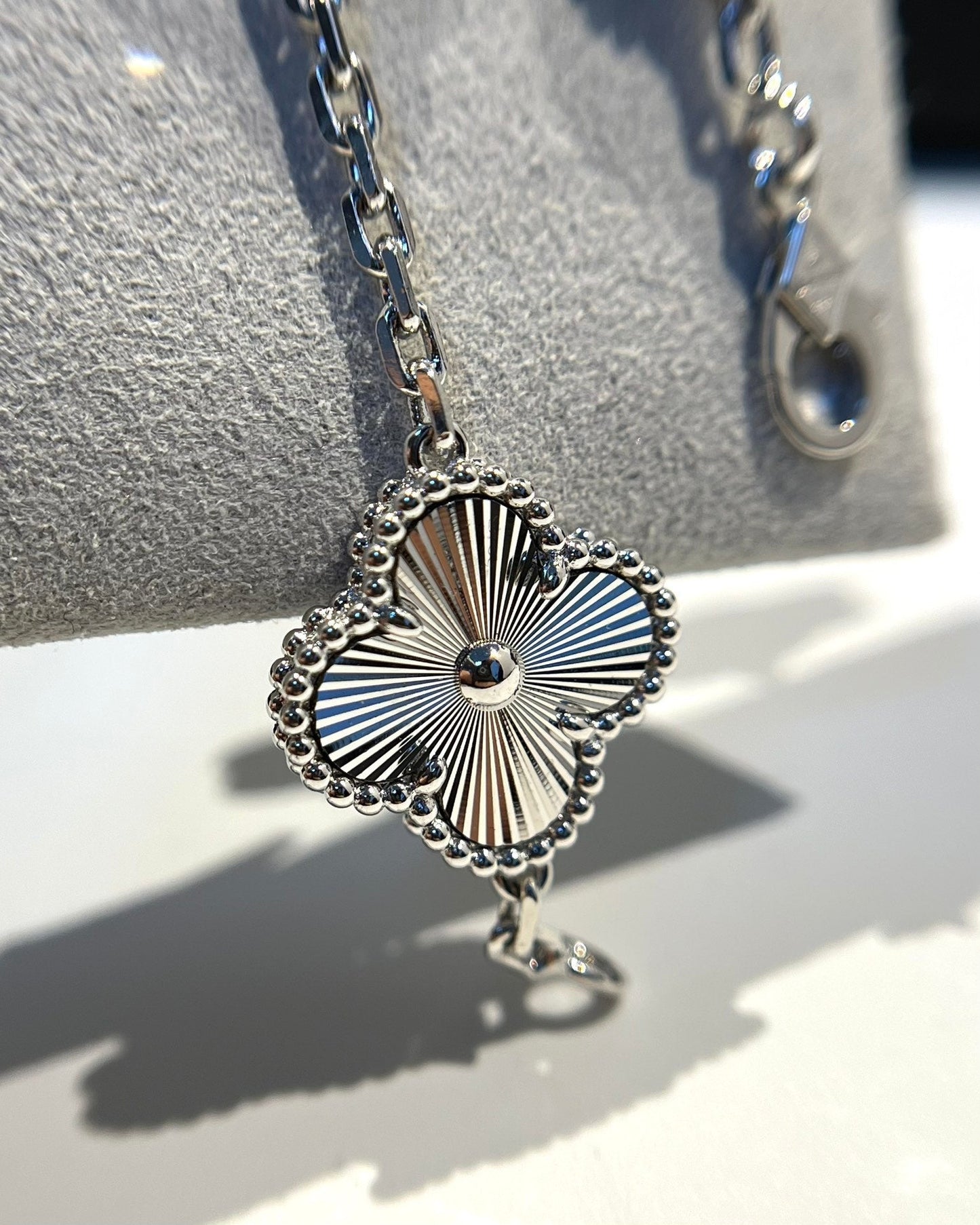 [Lunabriance]CLOVER 5 MOTIF SILVER DIAMOND BRACELET