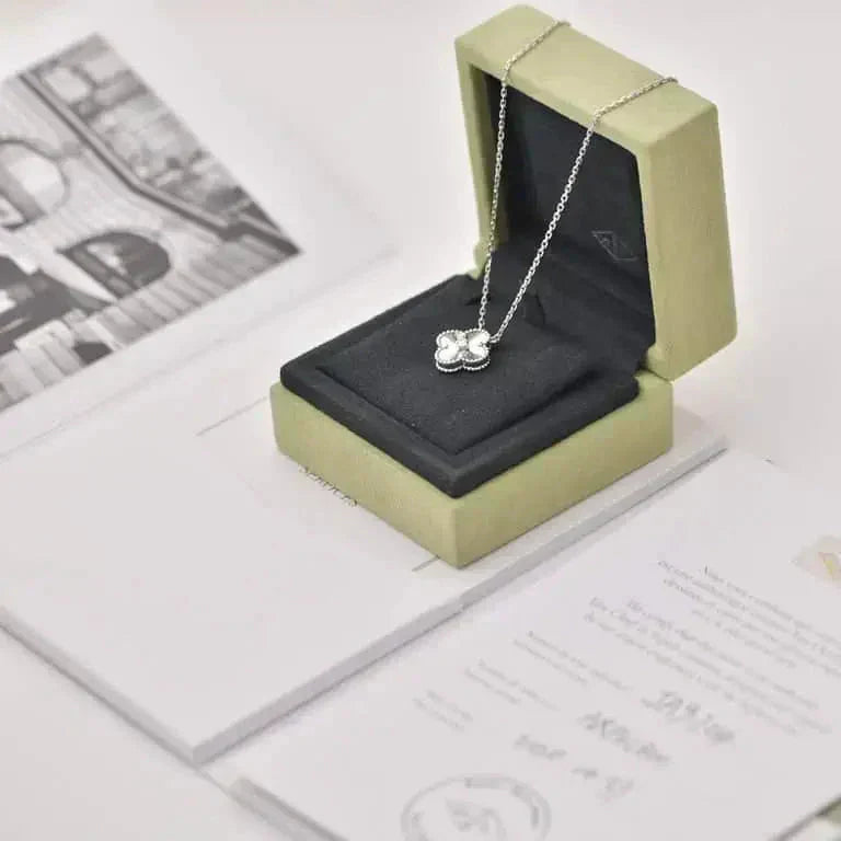 [Lunabriance]CLOVER  15MM DIAMOND LASER NECKLACE SILVER