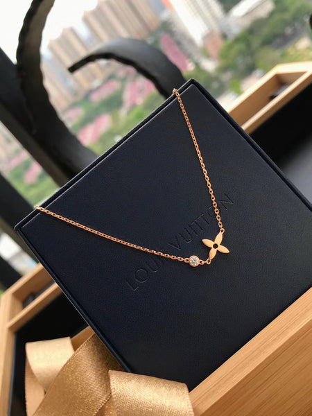 [Luna Brilliance]BLOSSOM PENDANT PINK GOLD AND DIAMOND