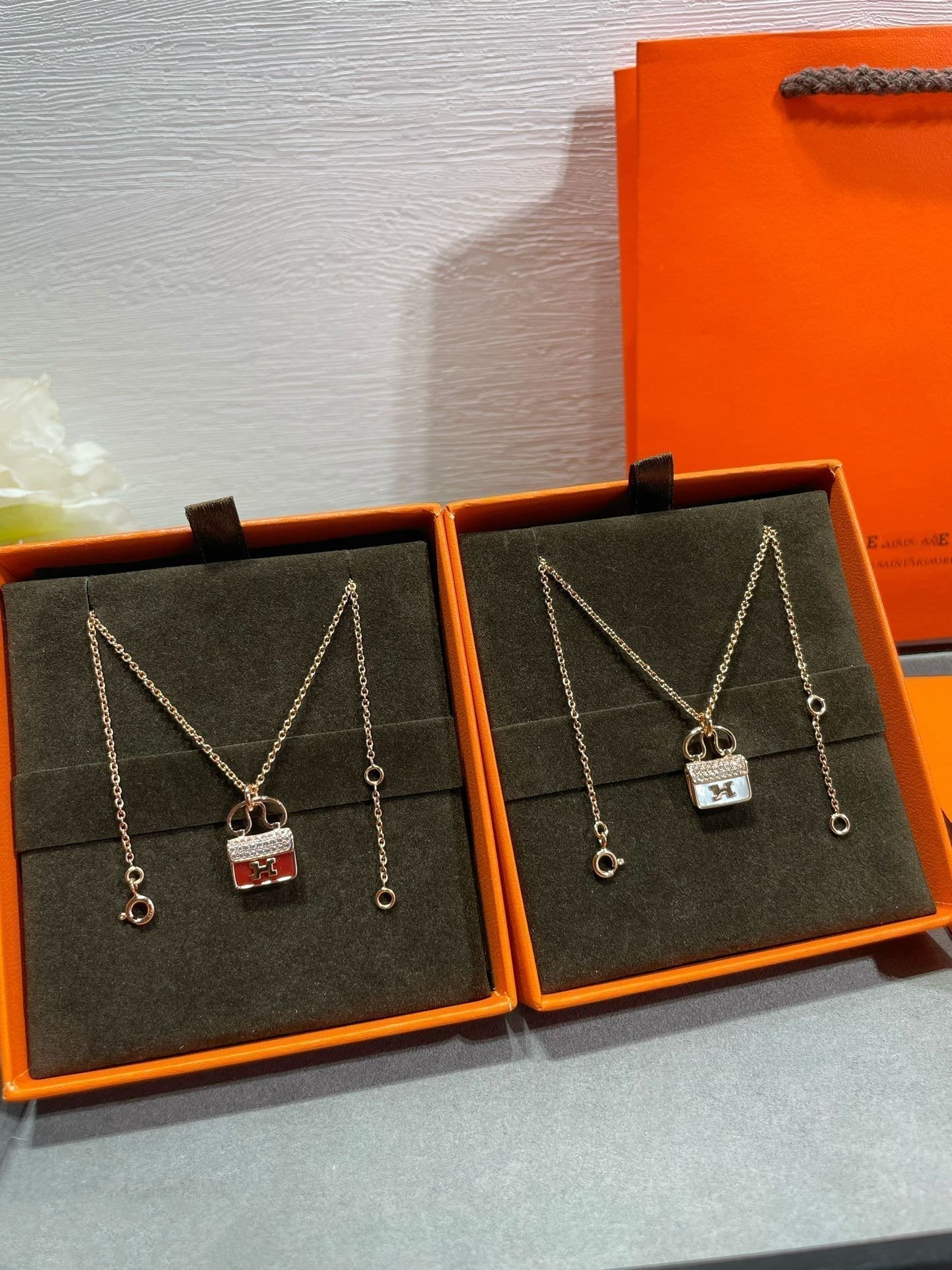 [Lunabriance]H CIRCE MOISSANITE PENDANT NECKLACE GOLD