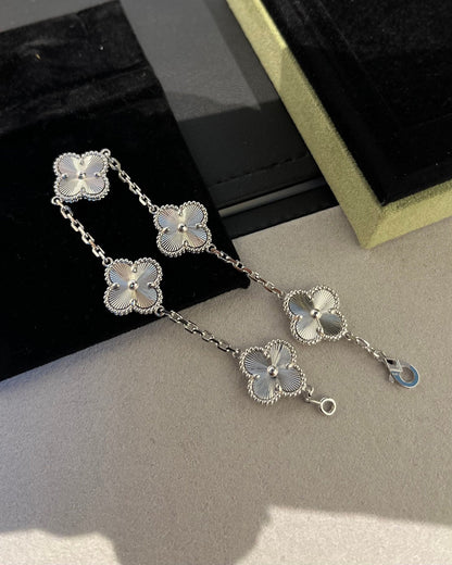 [Luna Brilliance]CLOVER 5 MOTIF LASER BRACELET COLLECTION